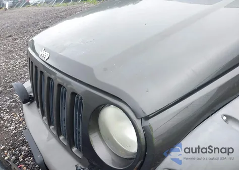 2005 Jeep Liberty Renegade из США, поврежденный, VIN 1J8GL38KX5W592212